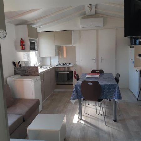 Les Mobiles Homes De La Palmyre Les Mathes Exterior foto